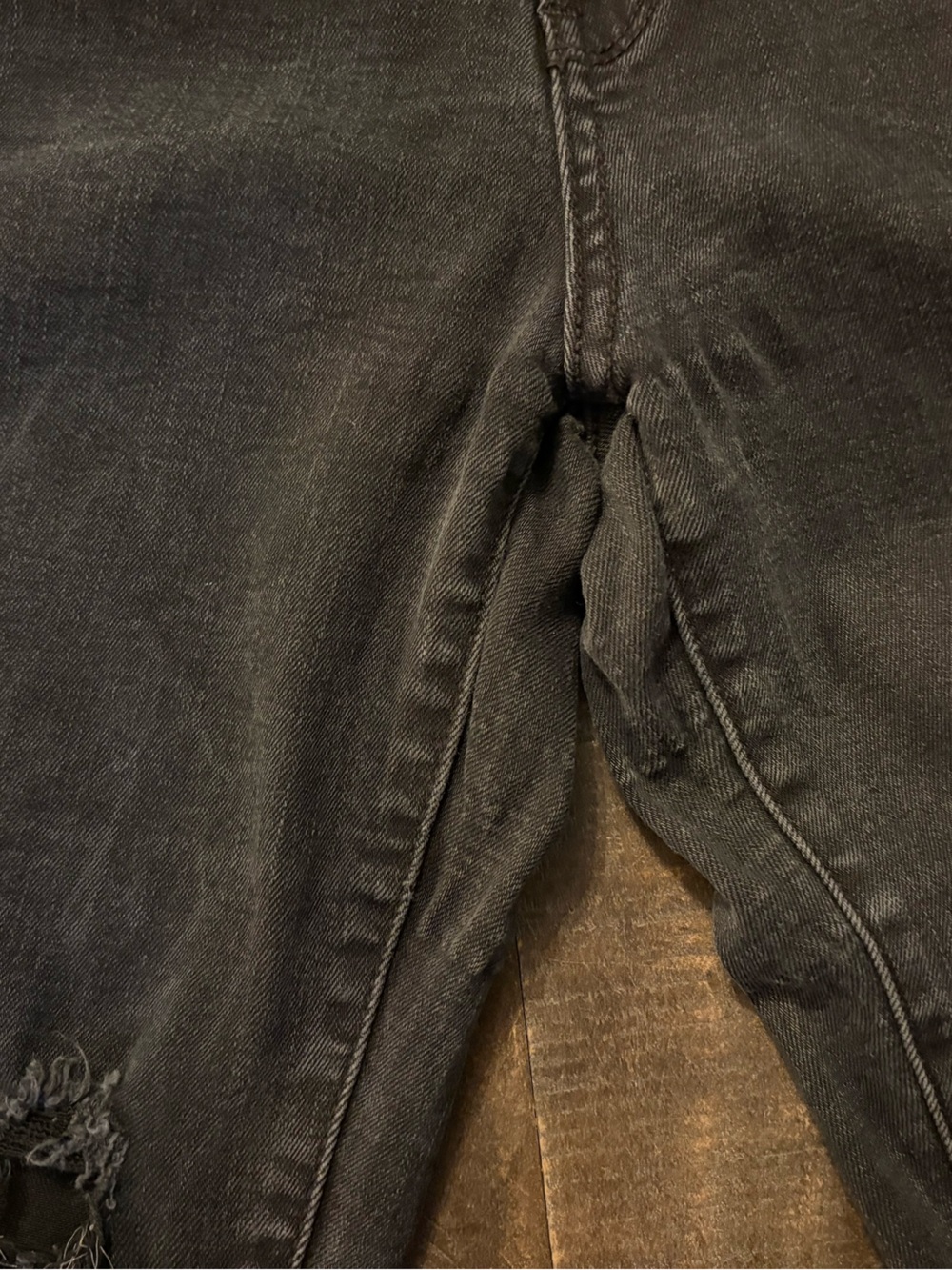 Judy Blue Black Distressed Raw Hem Straight Leg Jeans Stretchy Lightweight 5/27 - Picture 4 of 9